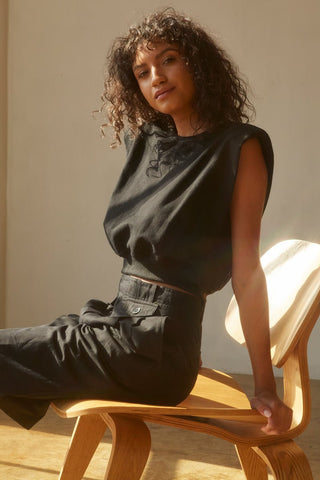 black sleeveless top for spring