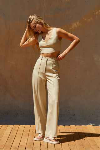 Debbie V-wire Cropped Top