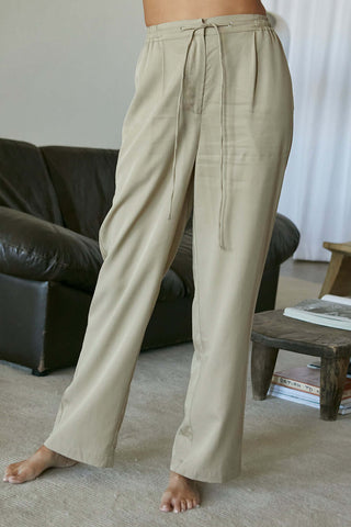 model wearing straight leg tencel pants