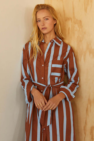 model wearing a tie-waist poplin shirt dress